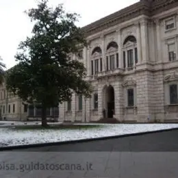 Piazza Dante sotto la neve